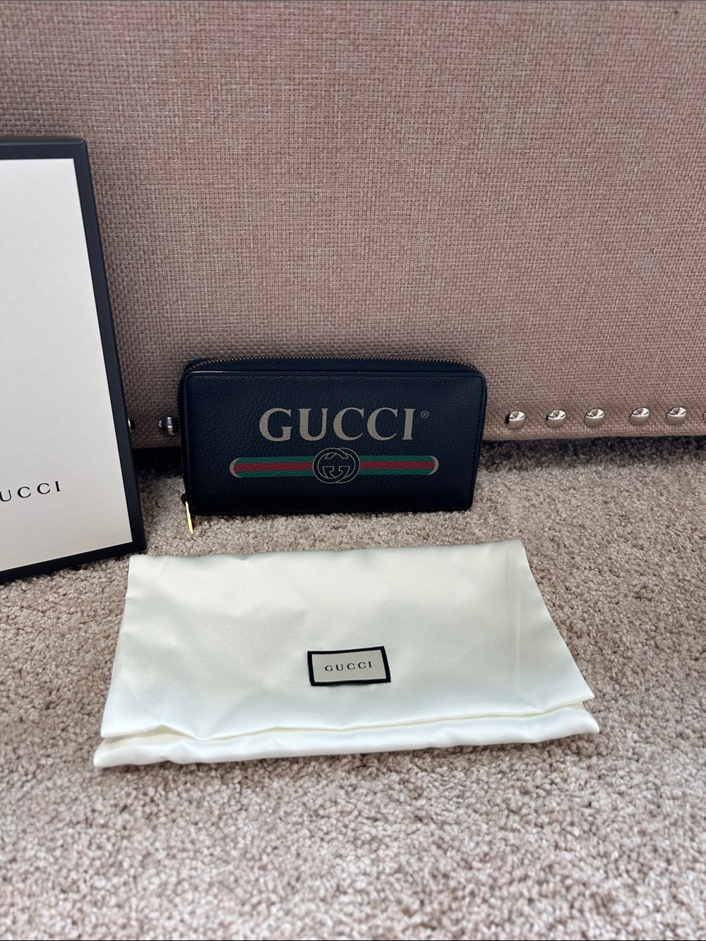 Gucci Black Leather Zip Wallet with Green-Red Stripe - Picture 3 of 16
